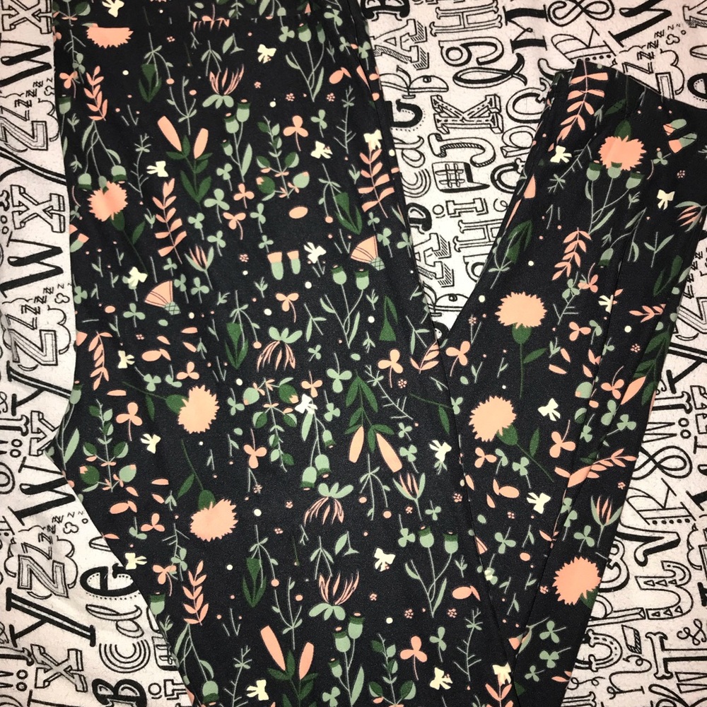 BRAND NEW TC Lularoe Leggings